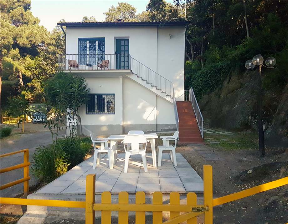 Casa indipendente in vendita a Marciana (LI)