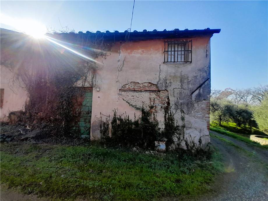 Venta Villa/Casa independiente Capannori Gragnano #ristrgragn100 n.3